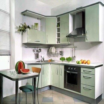 Ще один показник при розрахунку параметрів для кухонних меблів - це глибина нижніх кухонних шаф, яка за стандартом становить від 50 до 55 сантиметрів