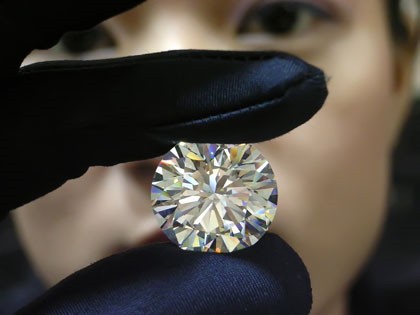 Розпізнавання справжності діамантів - робота експертів